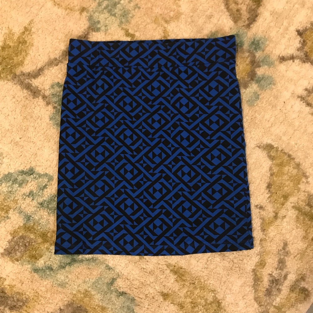 Geometric black and blue bodycon skirt. Like new